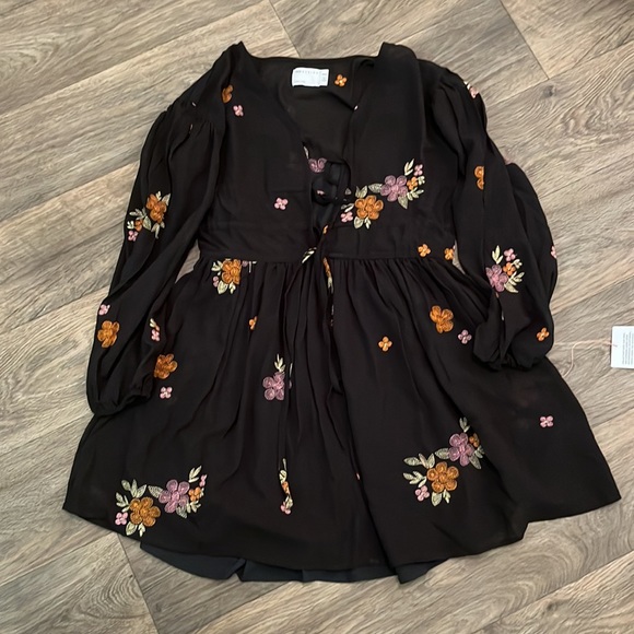 ASOS Design Petite long sleeve dress. Black w/ floral, front tie details - Picture 2 of 10